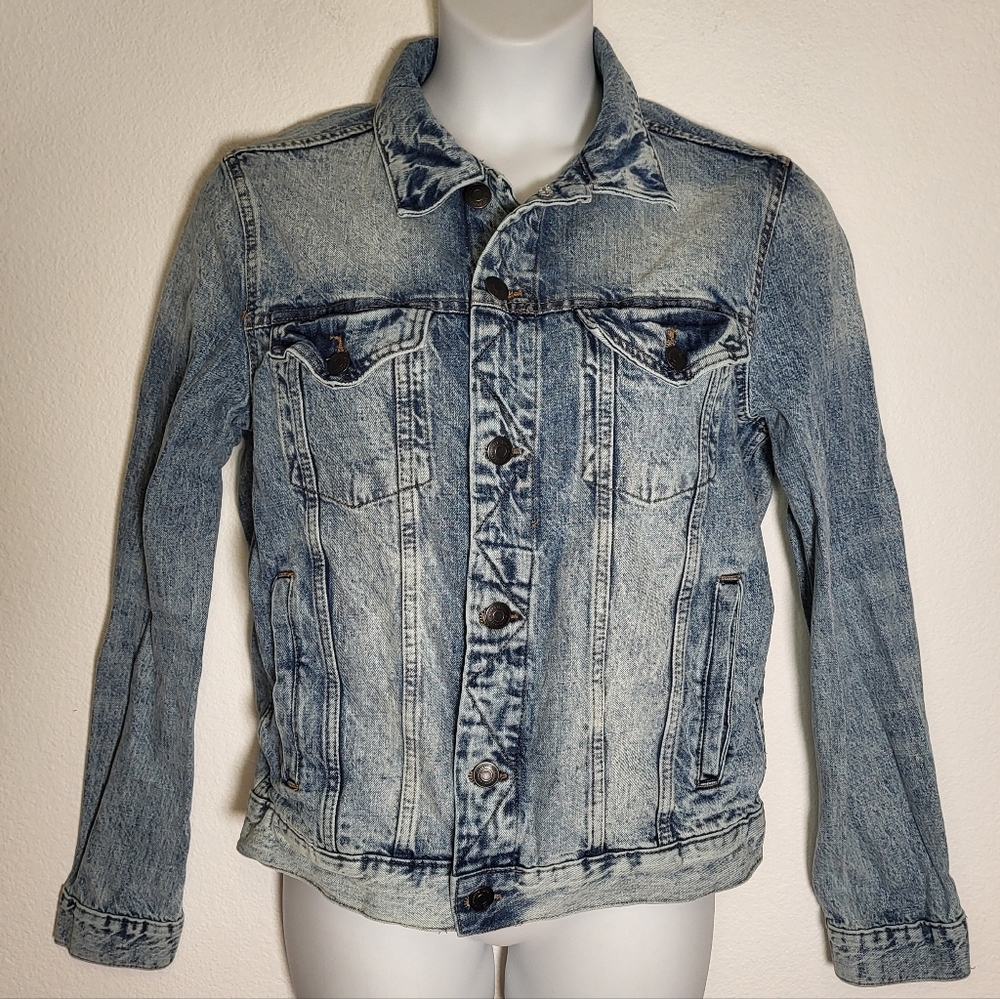Aeropostale Light Wash Denim Trucker Jacket size Medium